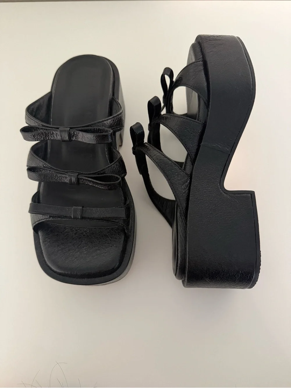 MARGESHERWOOD Black Ribbon Sandals